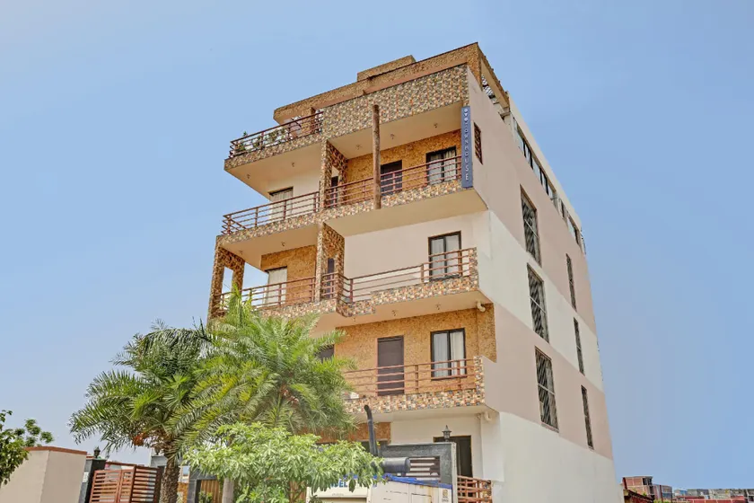Hotel O Knights Inn - Image 1