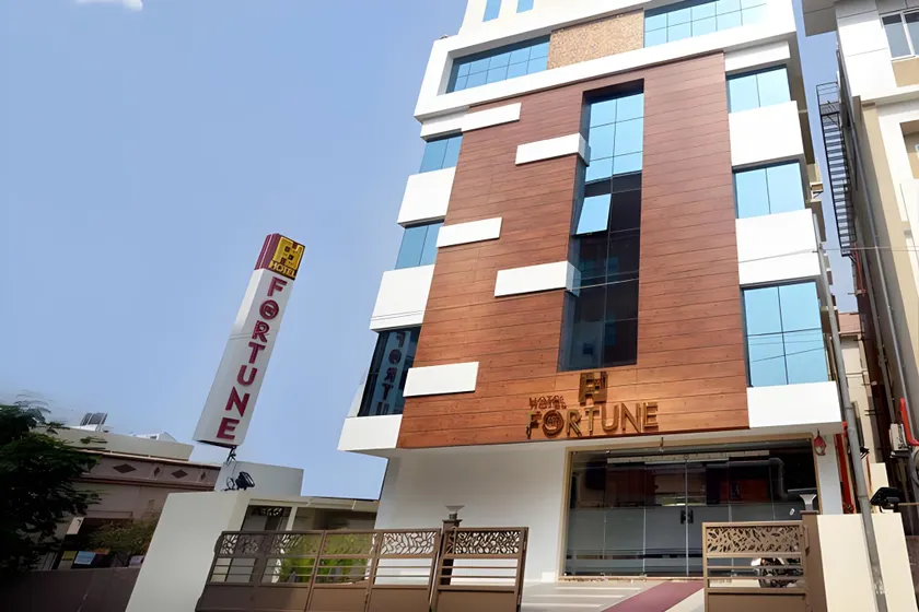 HOTEL THE FORTUNE - Image 1
