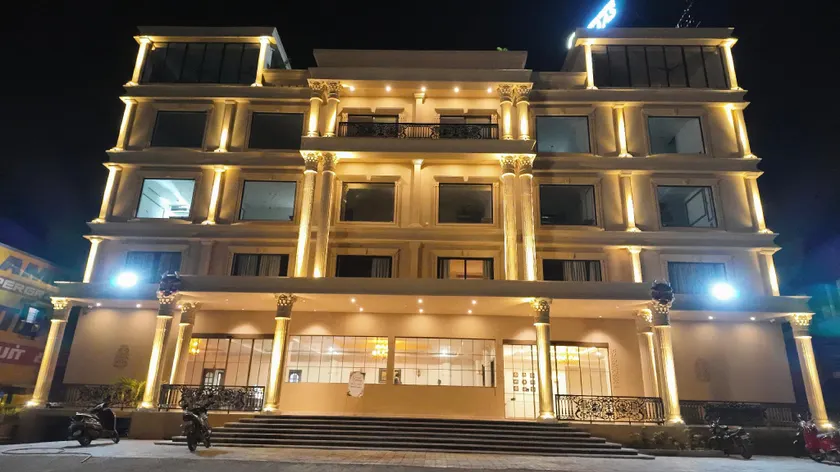 VSeven Hotels - Image 1