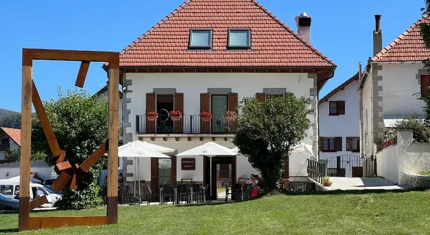 HOTEL RURAL BASQUE IRATI - Image 1