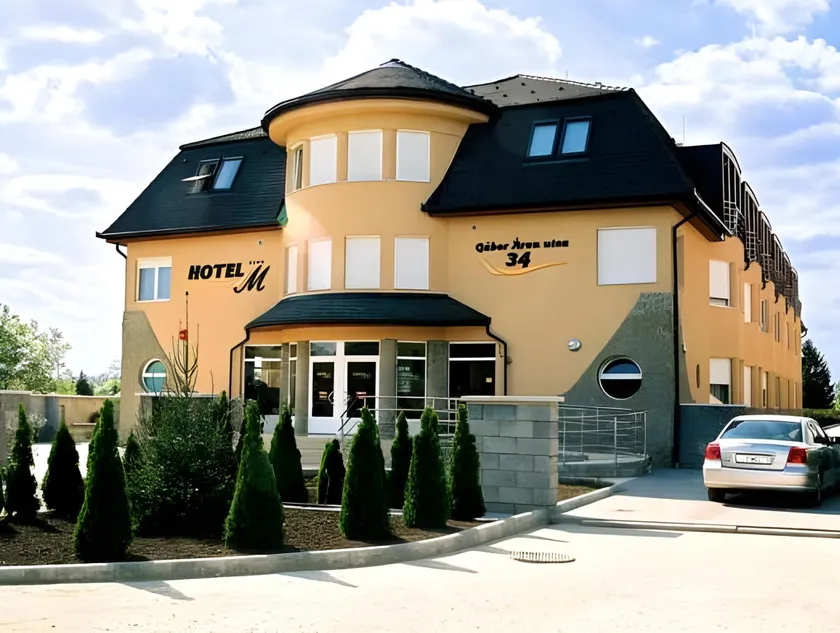 Hotel-M - Image 1