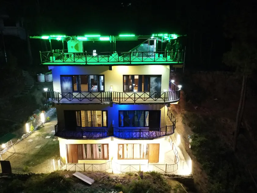 Veshnavi Paradise Hotel Restaurant - Image 1