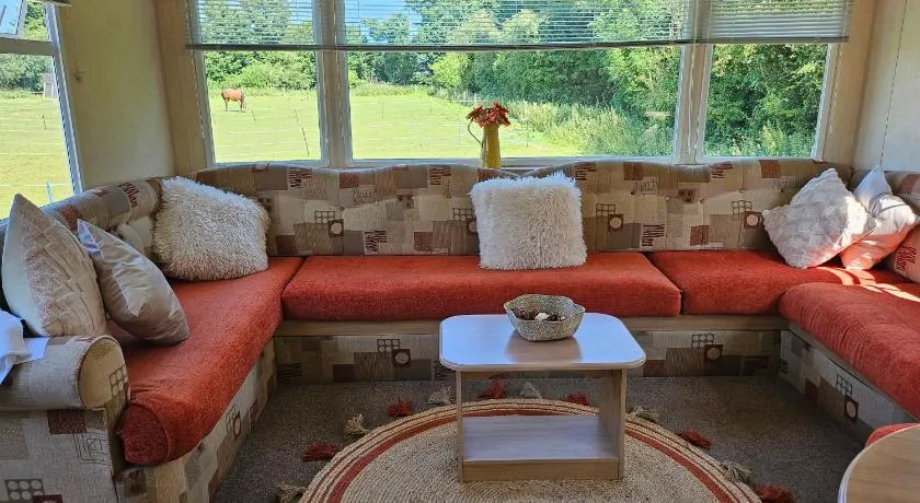 Quiet Equestrian Retreat - Sleeps 4 - Image 1