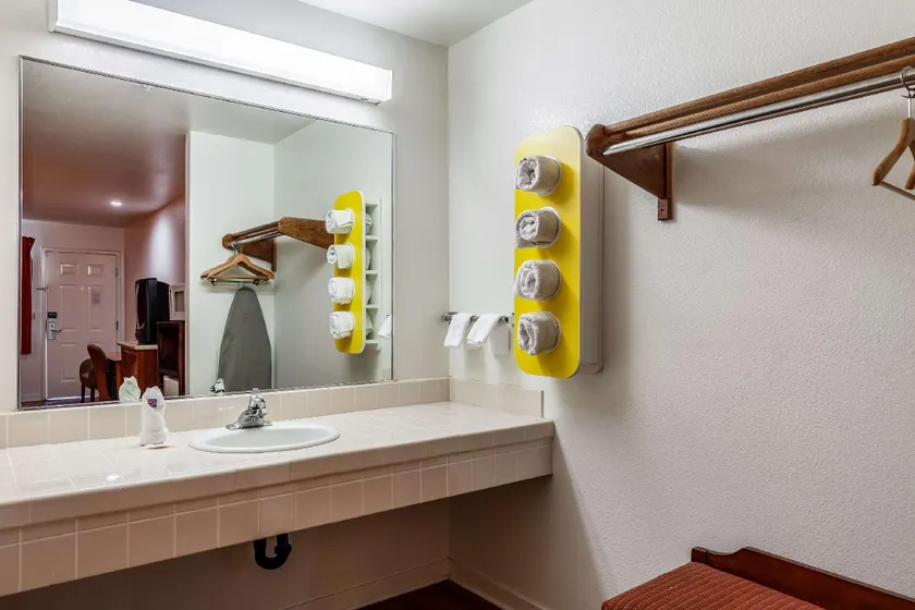 Motel 6 Stockton, CA - East - Image 1