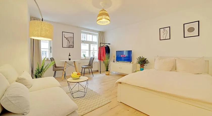 Ruhig - frisch renoviert - zentral - Image 1
