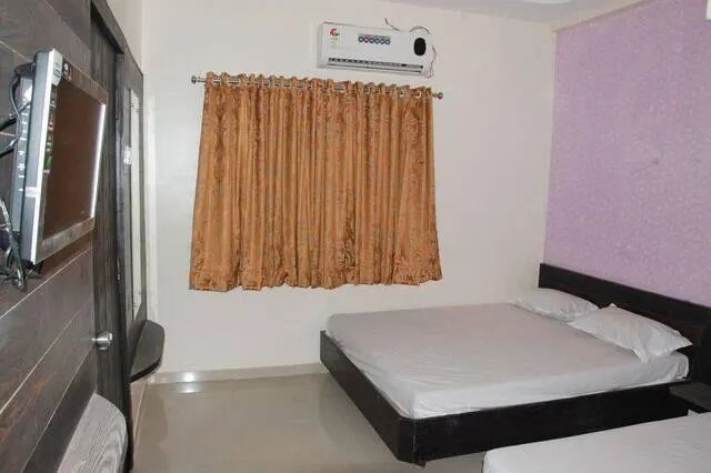 Sai Palace Lodge - Image 1
