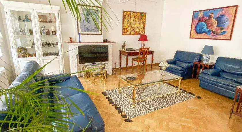 Elegance ,Space & Luxury in Brussels - Image 1