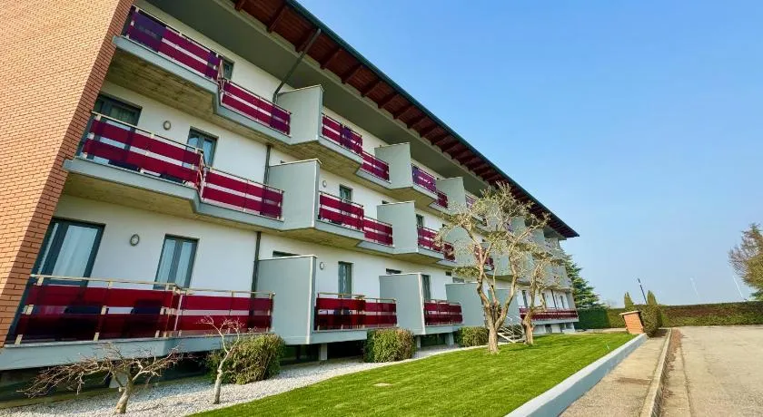 HC Hotel Touring Seniga - Image 1