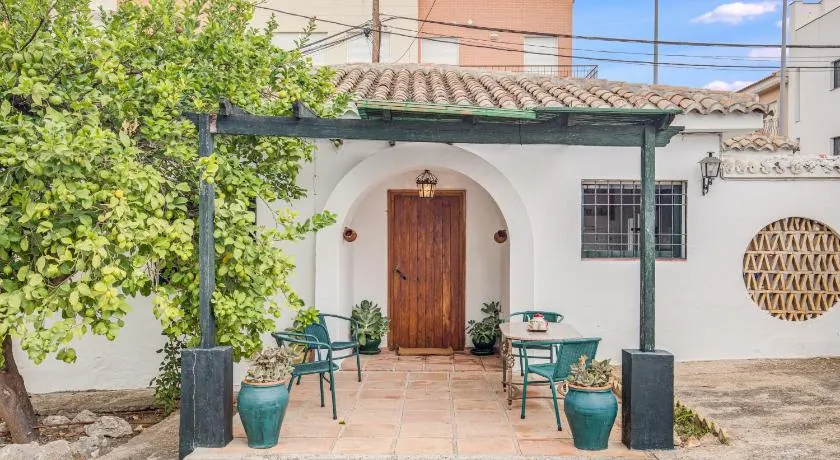 -Iponubahomes- Céntrica casa con jardín y chimenea - Image 1
