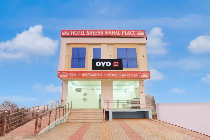 Hotel O by OYO Sheesh Mahal - Image 1