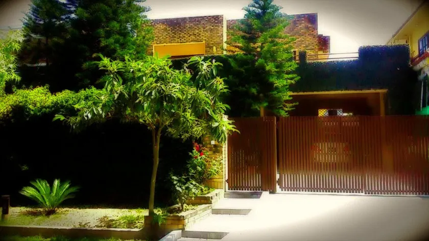 Delano Inn - Image 1