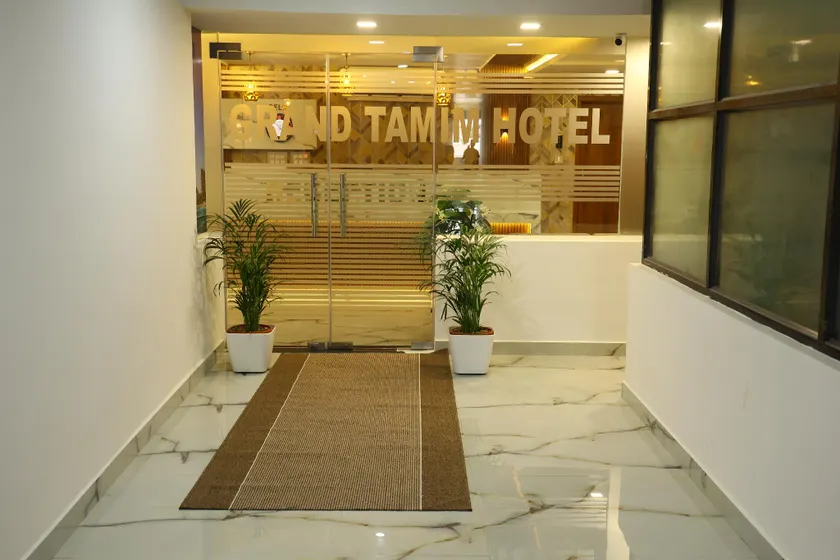 Grand Tamim Hotel - Image 1