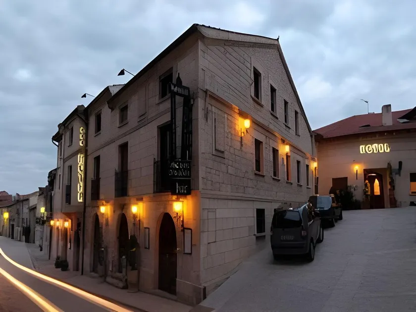 Hostal Santo Domingo de Silos - Image 1