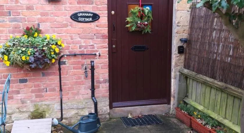 Granary Cottage - Image 1