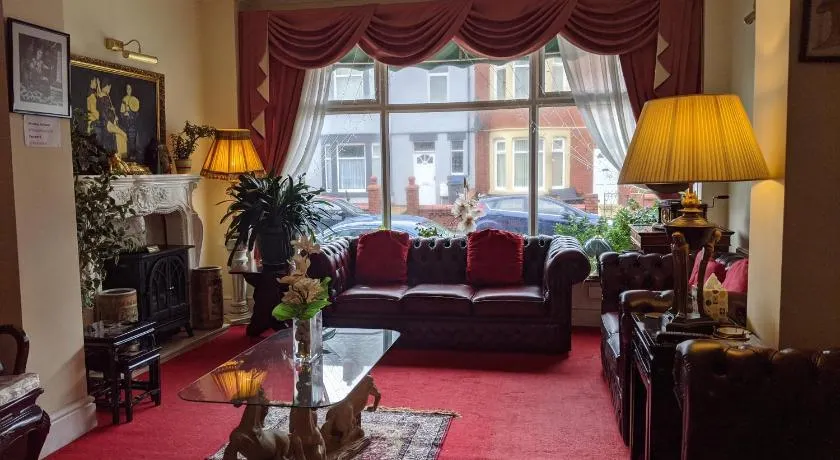 The New Guilderoy Hotel - Image 1