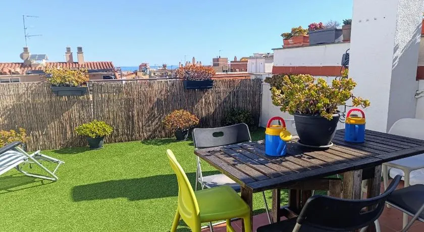 Precioso Dúplex con terraza a 5 minutos playa y 20 minutos de Barcelona - Image 1