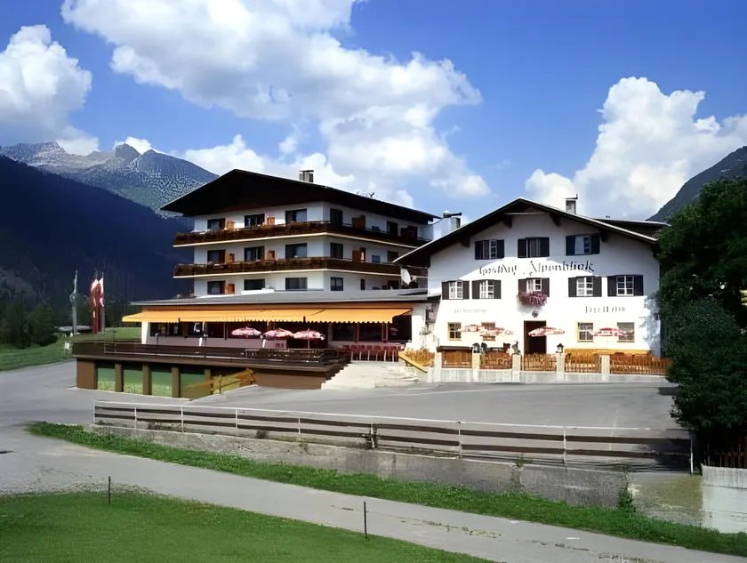 Hotel Alpenblick - Image 1