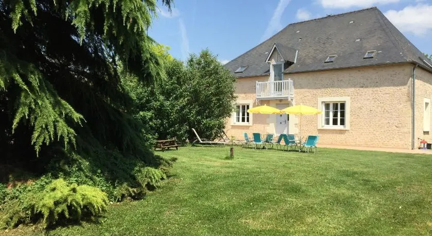 Manoir de charme avec jardin, salle de jeux et proche du Mans (25 min) - FR-1-410-197 - Image 1