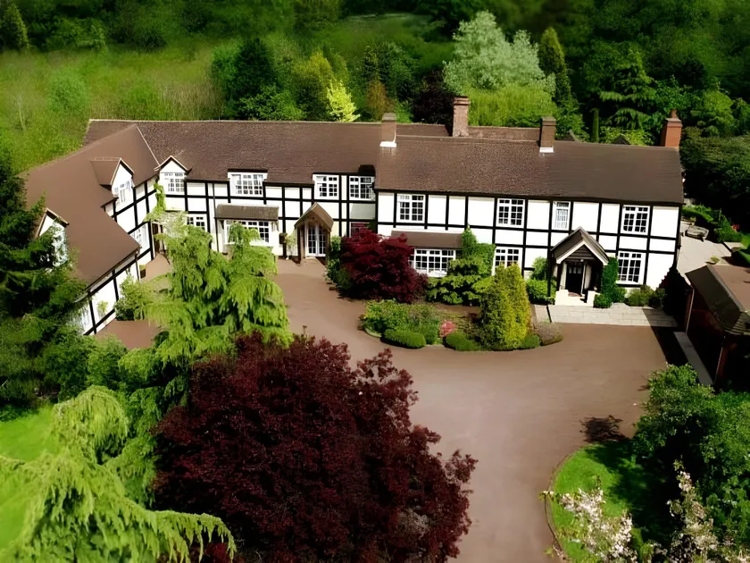The Limes Country Lodge Hotel & Admiral Restaurant - Image 1