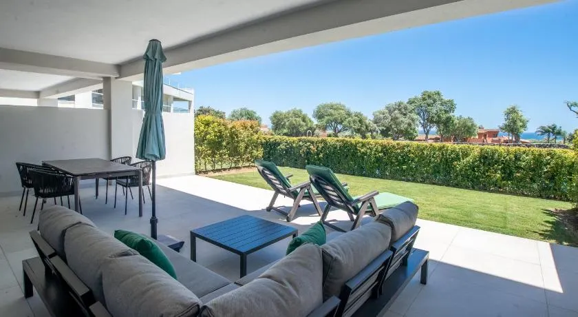 Emerald Green 2380 Golf & beach - Image 1