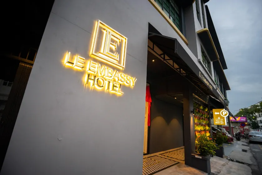 Le Embassy Hotel Georgetown - Image 1