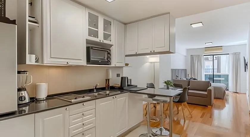 Arenales: Modernos Apartamentos con Piscina y Seguridad 24Hs. en Recoleta - Image 1