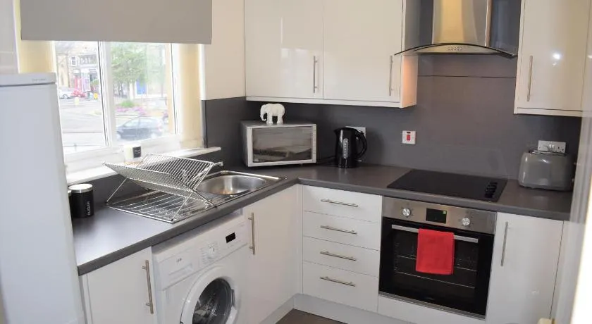 Kelpies Serviced Apartments Alexander- 2 Bedrooms - Image 1