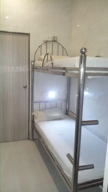 PG Hostels Bandra Mumbai - Image 1