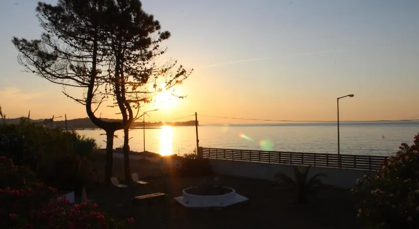 Anastazia's Seaside Apartments - Image 1