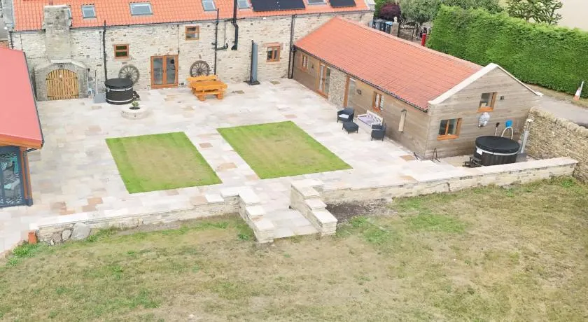 Luxury Home, The Residence Sleeps 10, 2 Hot Tubs & Scenic Views near Durham & Bishop Auckland - Image 1
