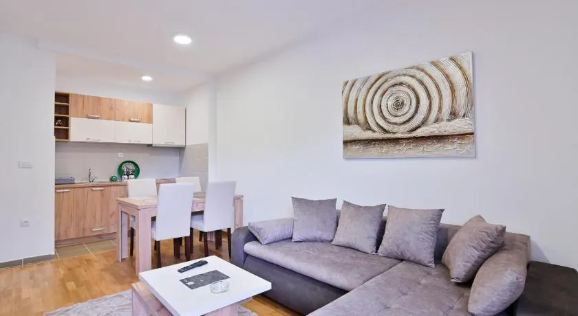 Apartment White Bear - Image 1