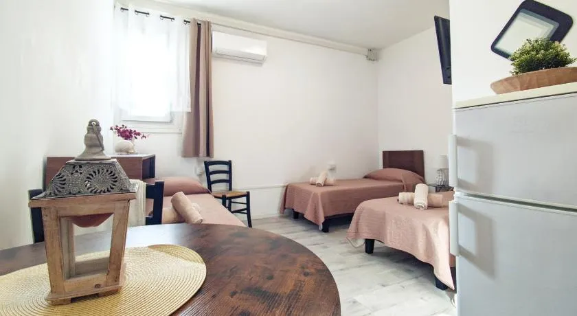 Castelnuovo Rooms - Image 1