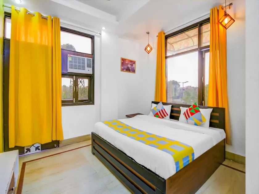 OYO 30268 Elegant Studio Rohini - Image 1