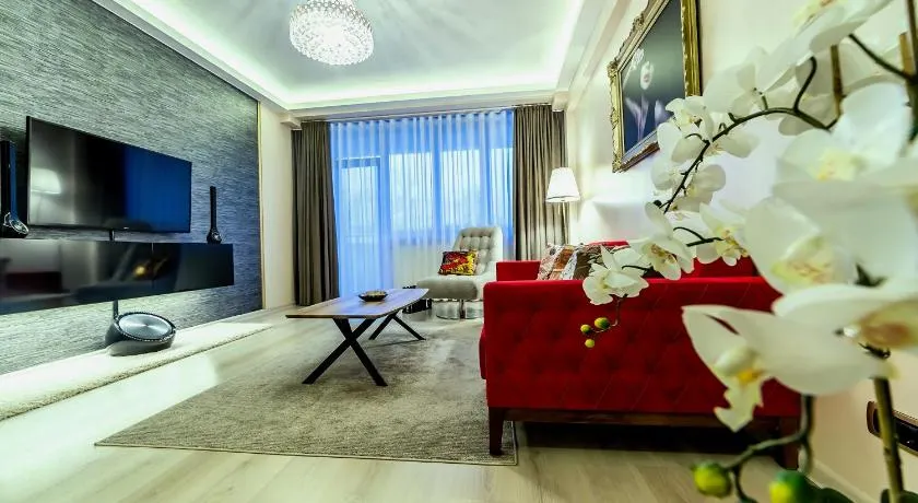 Apartment Chic by Landev - Image 1