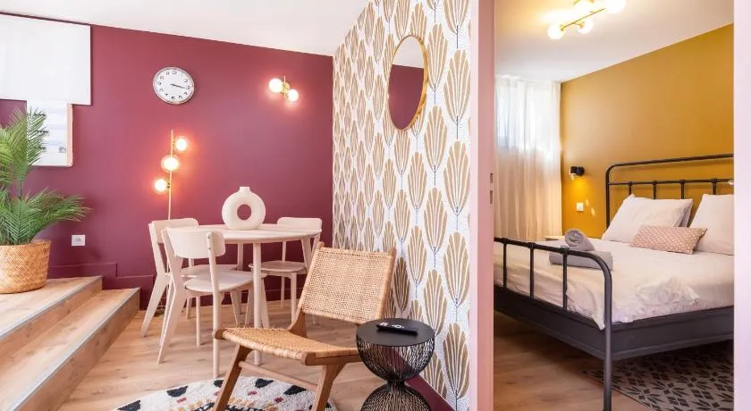 Le Cocon Velin & SPA - Image 1