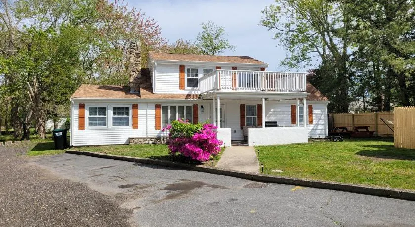 Warham Beach House - Image 1