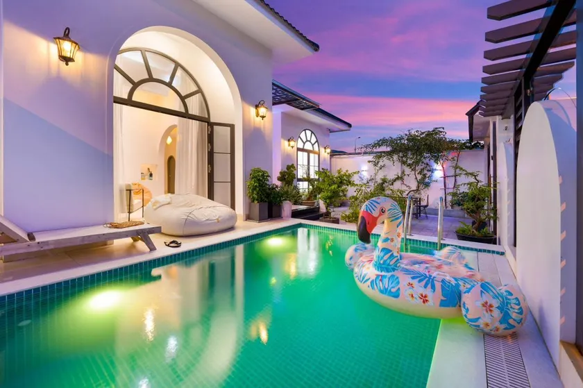 New and spacious villa with 3 private bedrooms and swimming pool, 5 minutes to Han river, free parking - Image 1