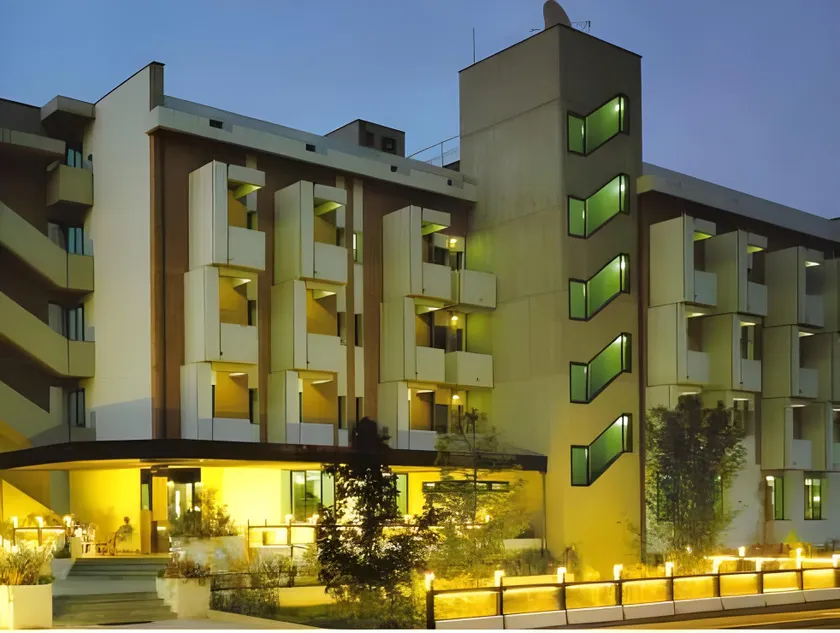 Park Hotel - Image 1