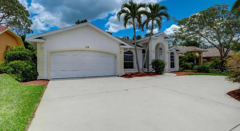 Piccadilly Beach House - Beautiful Updated Home, Private Pool, Tennis, Pickleball Minutes from Downtown 5th Ave & Beaches!!! - Image 1