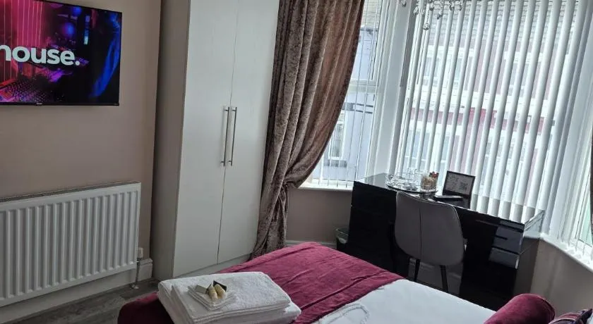 Liverpool Lux stay - Image 1