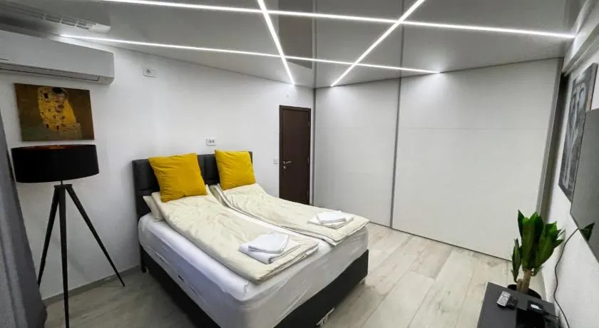 Vip Lounge 63 - Image 1