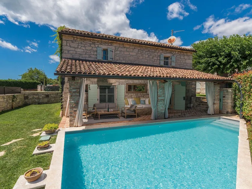 Wonderful holiday home located in Orbani ideal for relaxing - Image 1