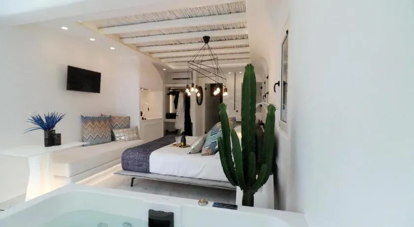 Appartement 'Narcissus Luxury Suites - Theseus' avec terrasse privée, Wi-Fi et climatisation - Image 1