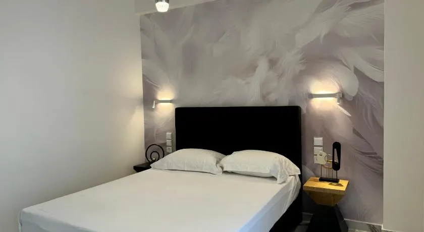 Madi Luxury Stay Patra - Image 1