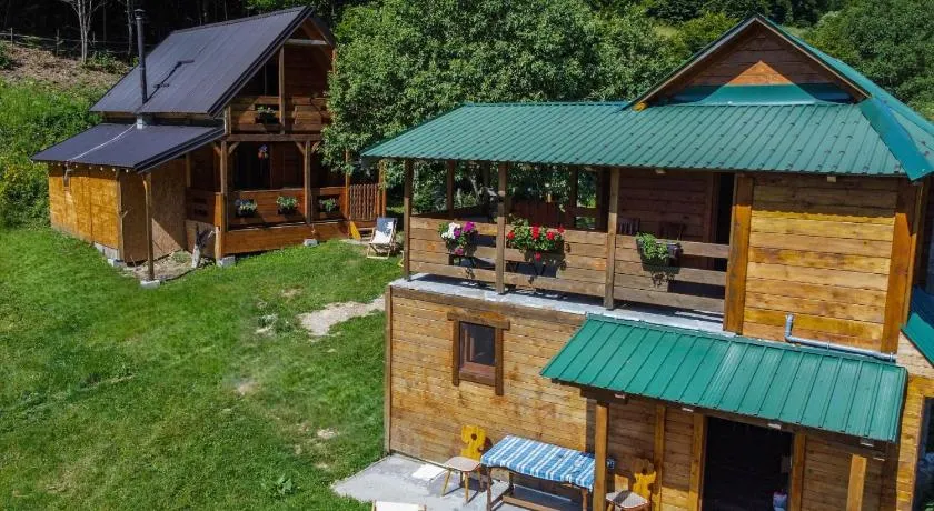 Green Cottages - Image 1