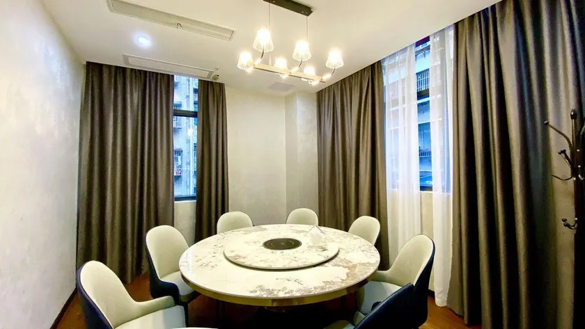 News Hotel - Image 1