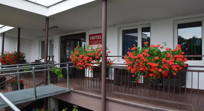 Hotel Poświętne - Image 1