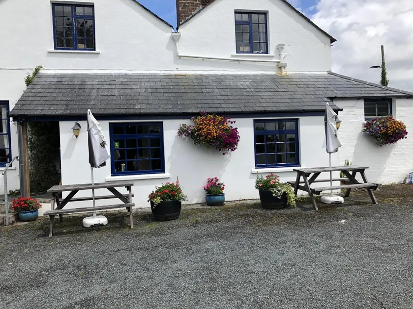 Blue Lion Inn - Image 1