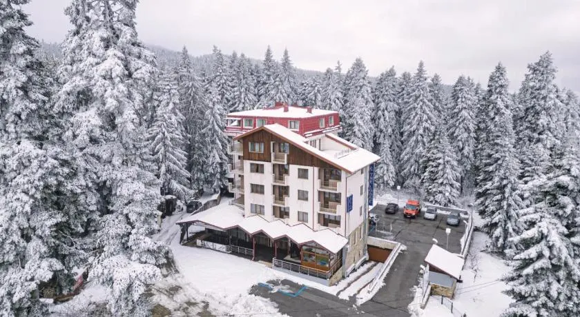 The Lodge Hotel - Image 1