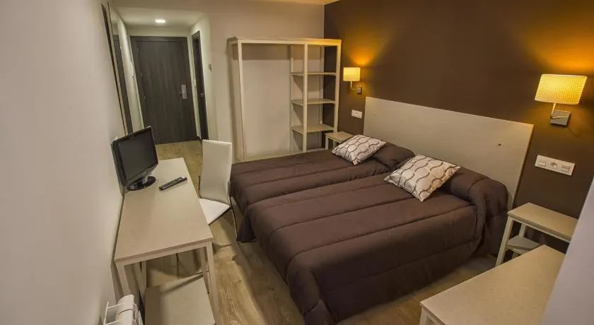 Hostal Elvira - Image 1